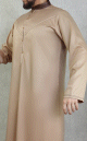 Qamis traditionnel elegant pour homme de qualite superieure avec broderies - Couleur beige fonce