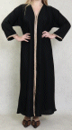 Robe Abaya Dubai noire de qualite avec strass dores sur tout le devant - Robes et Abayas Fete de l'Aid 2022